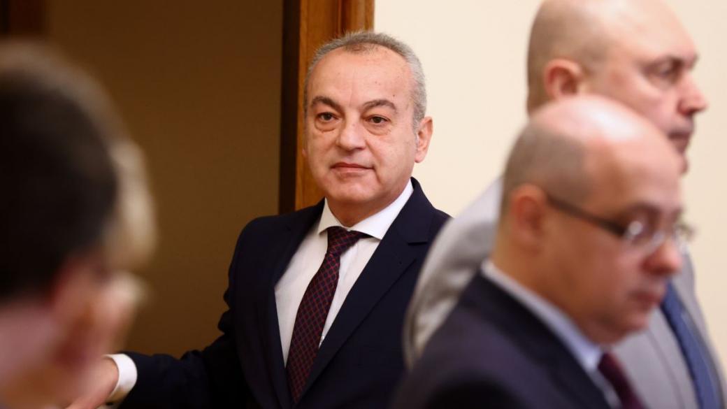 „Реалната картина на дефицита“: Гълъб Донев представя Бюджет 2026 до месец