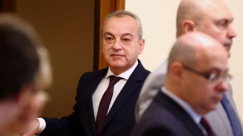 „Реалната картина на дефицита“: Гълъб Донев представя Бюджет 2026 до месец