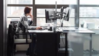 Изкуственият интелект няма да „отнеме“ работата ви – ето какво се случва всъщност