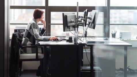 Изкуственият интелект няма да „отнеме“ работата ви – ето какво се случва всъщност