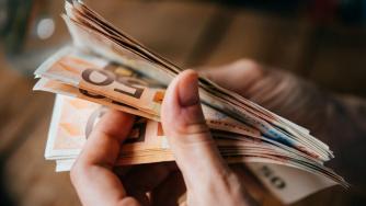 Вечерни новини: Защо расте инфлацията в България?; Бъдещето на работната сила