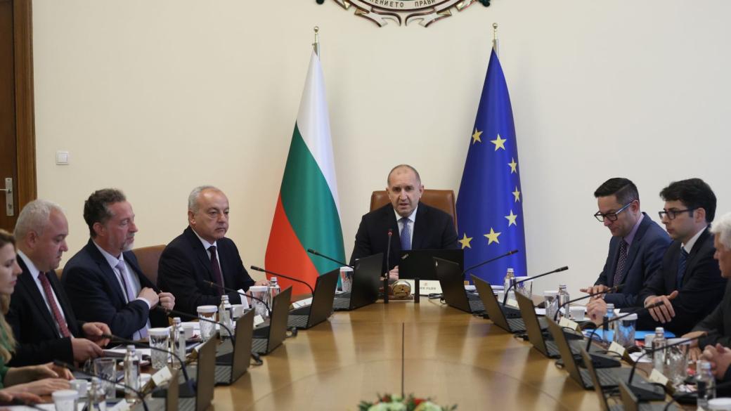 Румен Радев разпредели ресорите на вицепремиерите