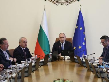 Румен Радев разпредели ресорите на вицепремиерите