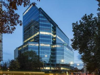 Нов собственик на една от най-високите сгради в София: „Юробанк“ купува Telus Tower