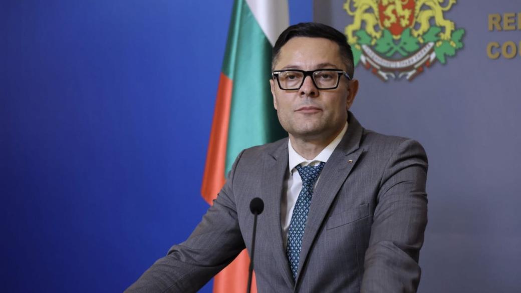 Спецов е махнат заради непрозрачност и липса на контрол