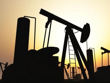 Петролът поевтиня с 3% след информация, че Тръмп не иска повече война с Иран