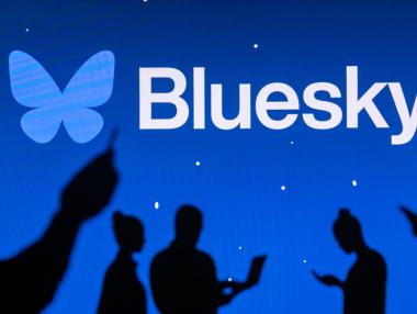 Bluesky загуби битката с X и ще търси вдъхновение от Reddit