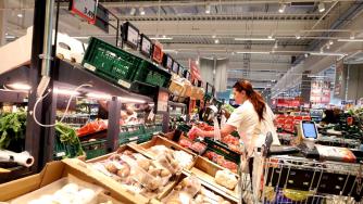 „Кошница с грижа“: Хранителните вериги обещаха минимум 15% по-ниски цени за основни продукти