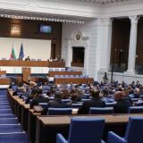„Може да е дългова спирала“: Депутатите одобриха увеличаването на дълга с близо 4 млрд. евро