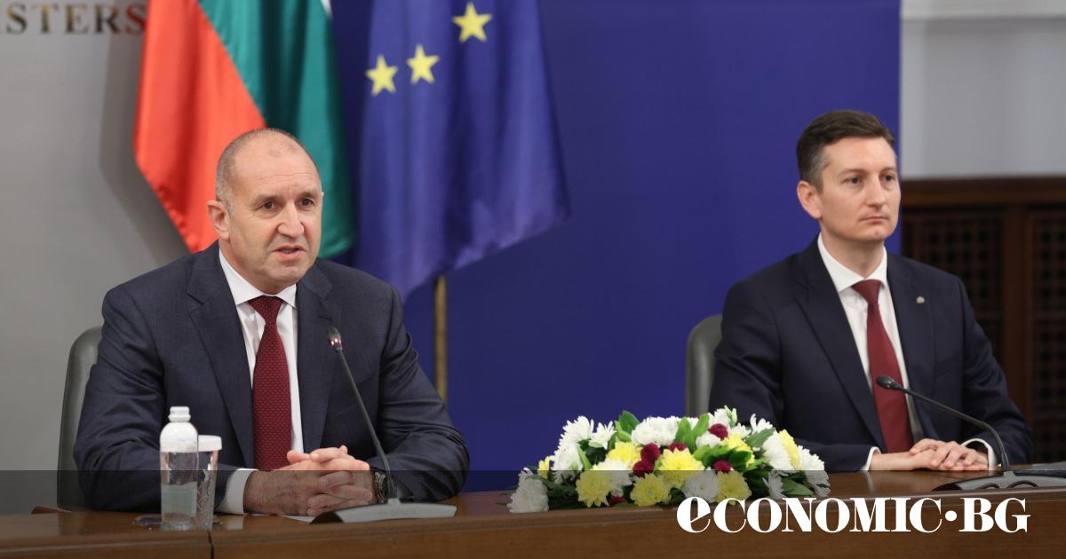 Данните за хиляди държавни и общински институции и над 17