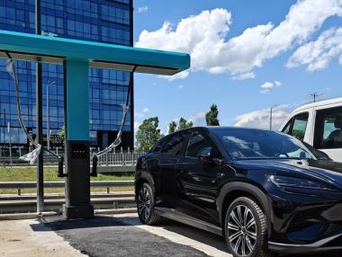 Първа в ЦИЕ: „Електрохолд ИПС“ пусна 1 MW зарядна станция на BYD в София