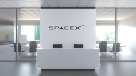SpaceX купува популярния AI асистент за програмиране Cursor