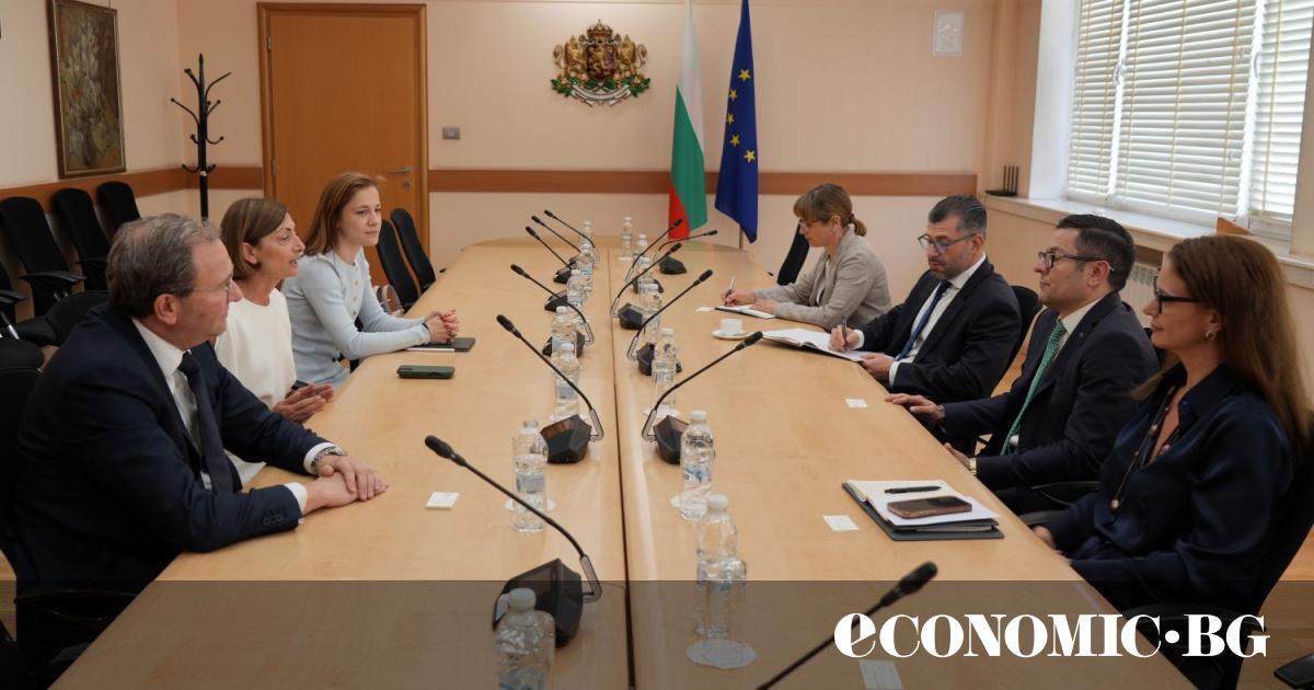Вицепремиерът и министър на икономиката Александър Пулев е провел във