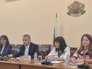 Железниците са на ръба на оцеляването, а „Холдинг БДЖ“ (може би) се закрива