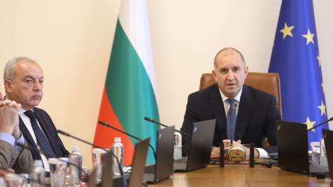 Седмични новини: Новият бюджет дойде със свръхдефицит; Първите 2.6 км от тунела под Шипка