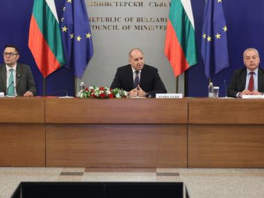 Кабинетът отваря вратите за частни инвеститори