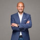От инженер до лидер: Пътят на Емил Ботушаров през Global Executive MBA
