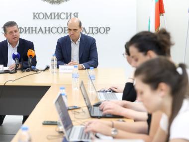 „Доста тревожно“: „ДаллБогг“ опитал тайно да продаде пенсионното си дружество