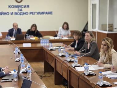 КЕВР одобри 5% поскъпване на топлата вода и парното