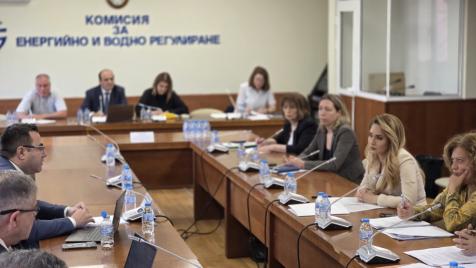 КЕВР одобри 5% поскъпване на топлата вода и парното