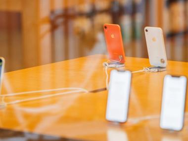 Apple планира 5 нови iPhone-а и масово производство на сгъваеми устройства
