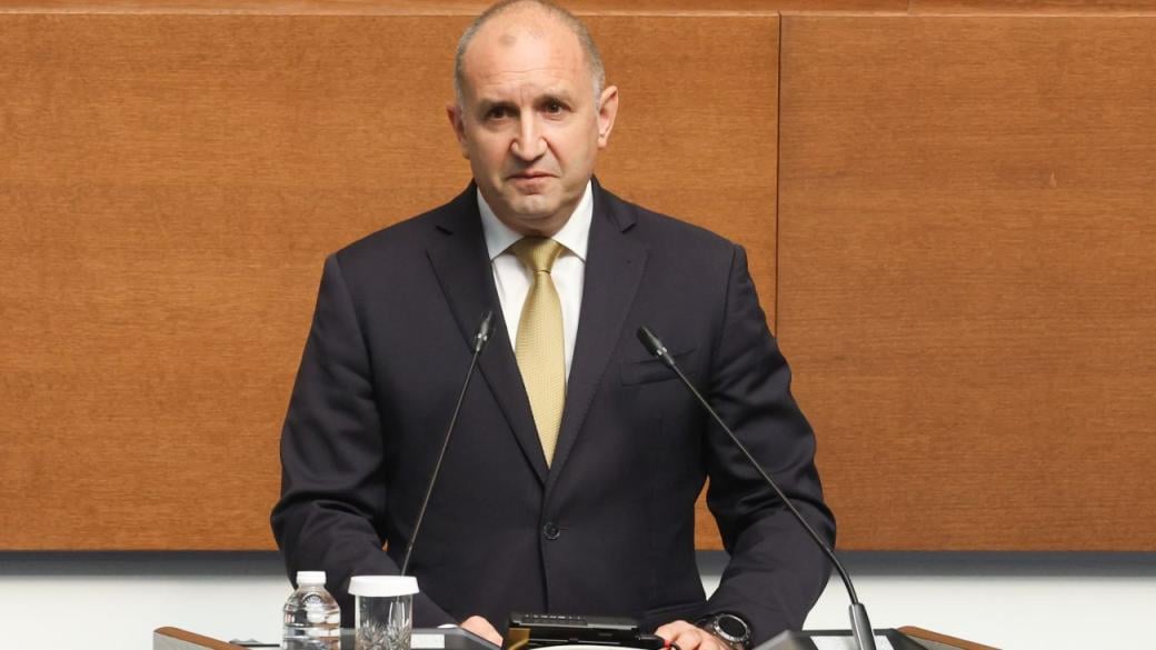 Радев: Ще намалим дефицита без да режем социални разходи и да замразяваме пенсии