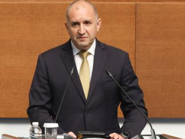Радев: Ще намалим дефицита без да режем социални разходи и да замразяваме пенсии