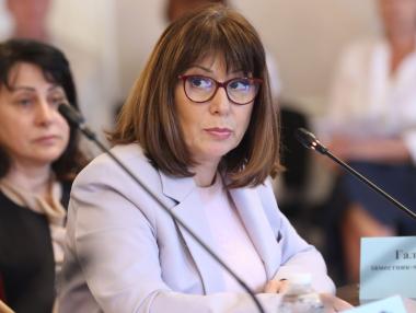 Омбудсманът поиска отделен дебат за новите предложения за трудовия стаж