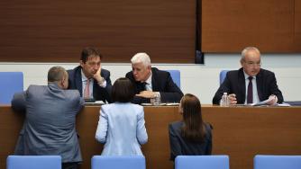 Плахи стъпки с Бюджет 2026, другото – догодина?