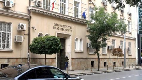 Вечерни новини: €100 млн. нов дълг; Битката за държавните IT милиони