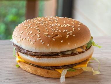 Индексът Big Mac на 40 години: колко истина за световната икономика има в един бургер?