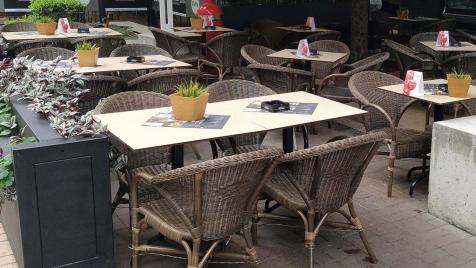 Пазарът на труда продължава да се охлажда, а три сектора го дърпат надолу
