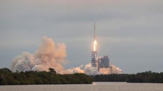 Акциите на SpaceX се сринаха с 10% след публикувания отчет