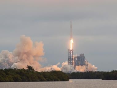 Акциите на SpaceX се сринаха с 10% след публикувания отчет