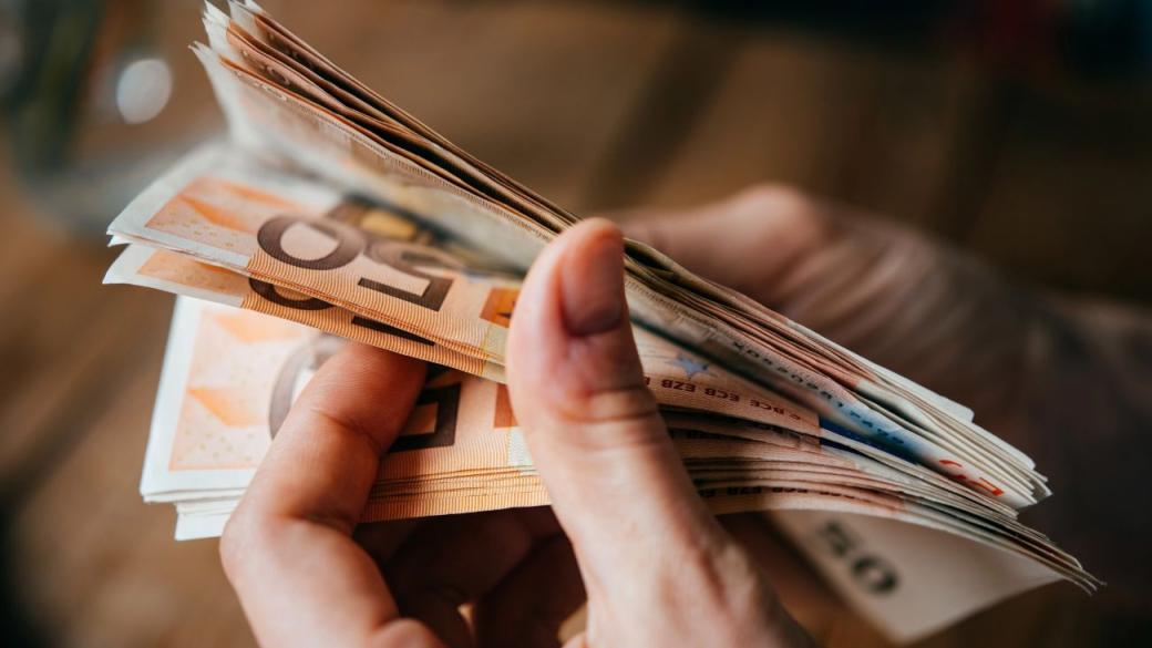 Каква е разликата между основна и брутна работна заплата?
