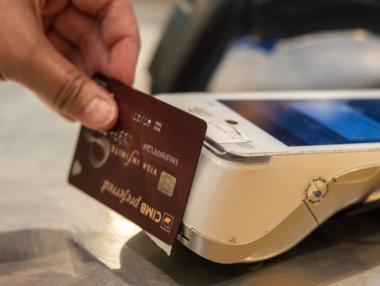 ЕС търси все по-усилено алтернативи на Visa и Mastercard