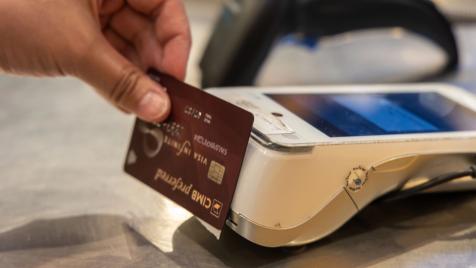 ЕС търси все по-усилено алтернативи на Visa и Mastercard