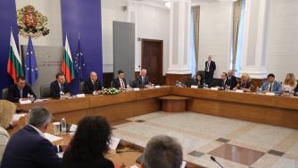 Вечерни новини: АЕЦ „Козлодуй“ ограничава производството; България и „позорният“ списък за пране на пари