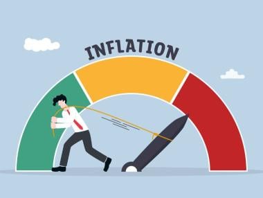 Инфлацията под наблюдение: държавата следи храните, а натискът идва от транспорта и услугите