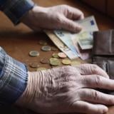 Разходите само за пенсии надхвърлят с много общите приходи на системата (Графика)