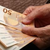 Вечерни новини: Социалните пенсии и добавки извън НОИ; В сила е „Бонус-малус“ при „Гражданска отговорност“