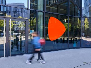 Германският гигант Zalando започва работа в България