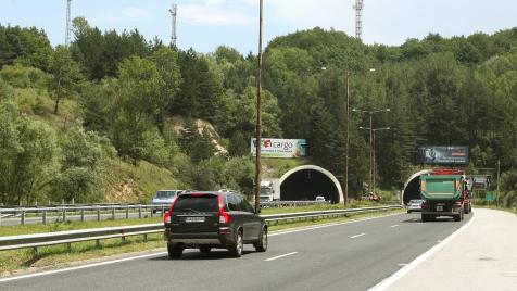 Отстранените по-рано компании отново искат да ремонтират тунел „Траянови врата“