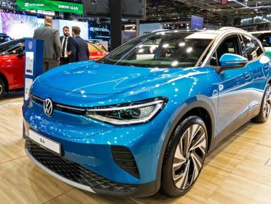 Volkswagen ще съкрати половината си модели и 50 000 работни места