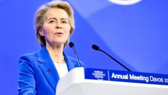 ЕС подкрепя стратегията на Гренландия с €200 млн.
