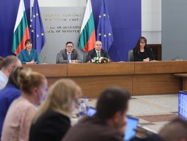 „Инфлационен чек“: Правителството дава 50 евро подкрепа за най-бедните
