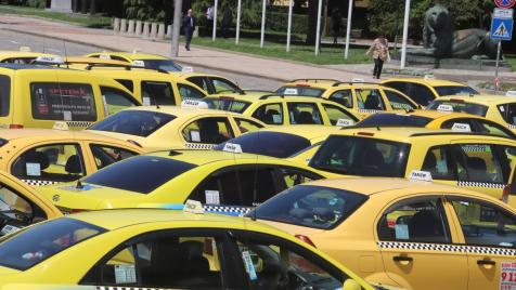 Столичната община предлага ново колективно вдигане на тексиметровите цени