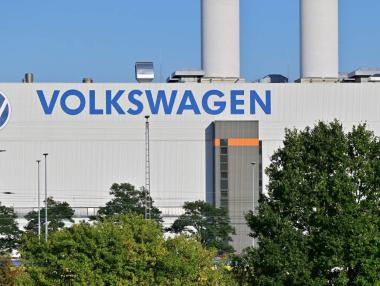 Volkswagen изпадна от водещия европейски борсов индекс