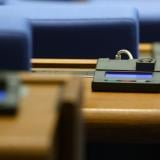 Парламентът одобри на първо четене новия таван при бързите кредити