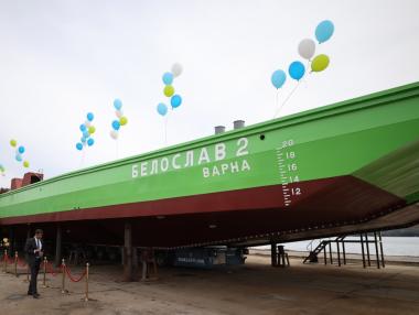 Спуснаха на вода корпуса на новия ферибот в Белослав